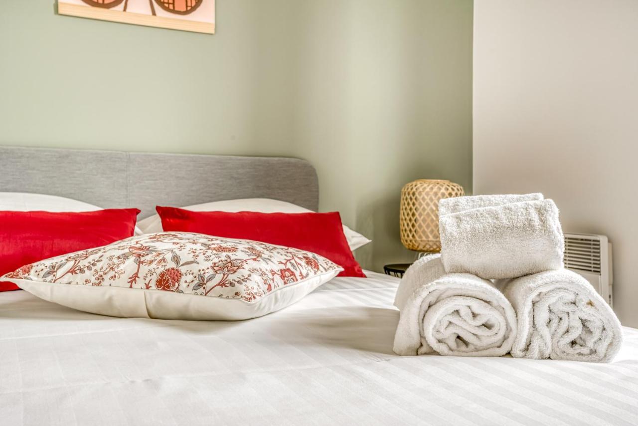Le First By Cocoonr Apartment Nantes Bagian luar foto