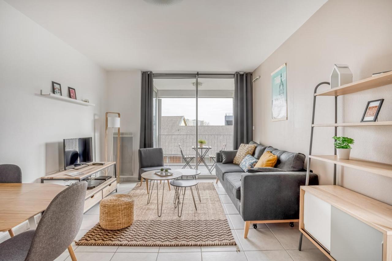 Le First By Cocoonr Apartment Nantes Bagian luar foto